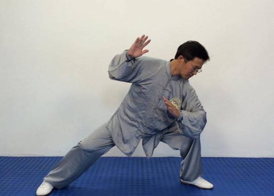 Liming Yue performing the Chen Form Walking Diagonally.